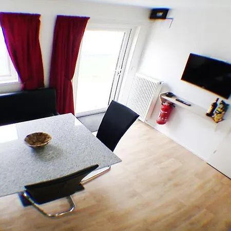 Haus-duesseldorf-freiheit-geniessen-mit-terrasse-grill Appartement